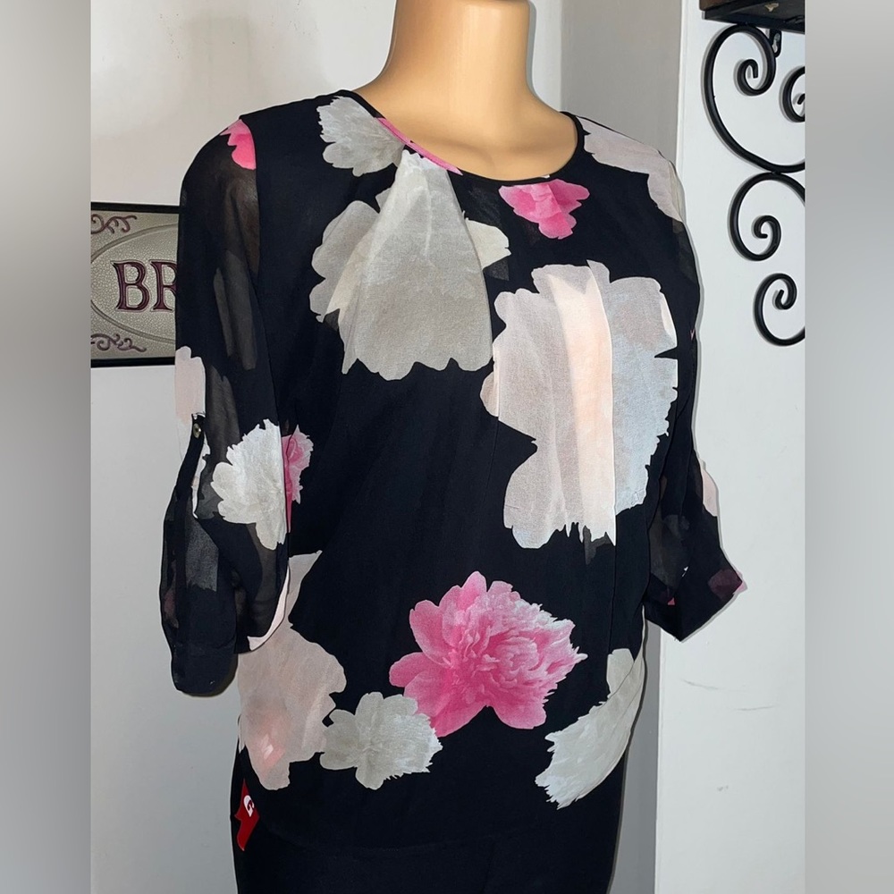 NWT Calvin Klein floral short sleeve blouse size XS